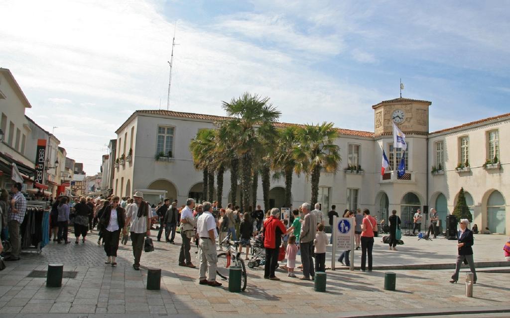 Hotel Du Commerce Les Sables-dʼOlonne Buitenkant foto